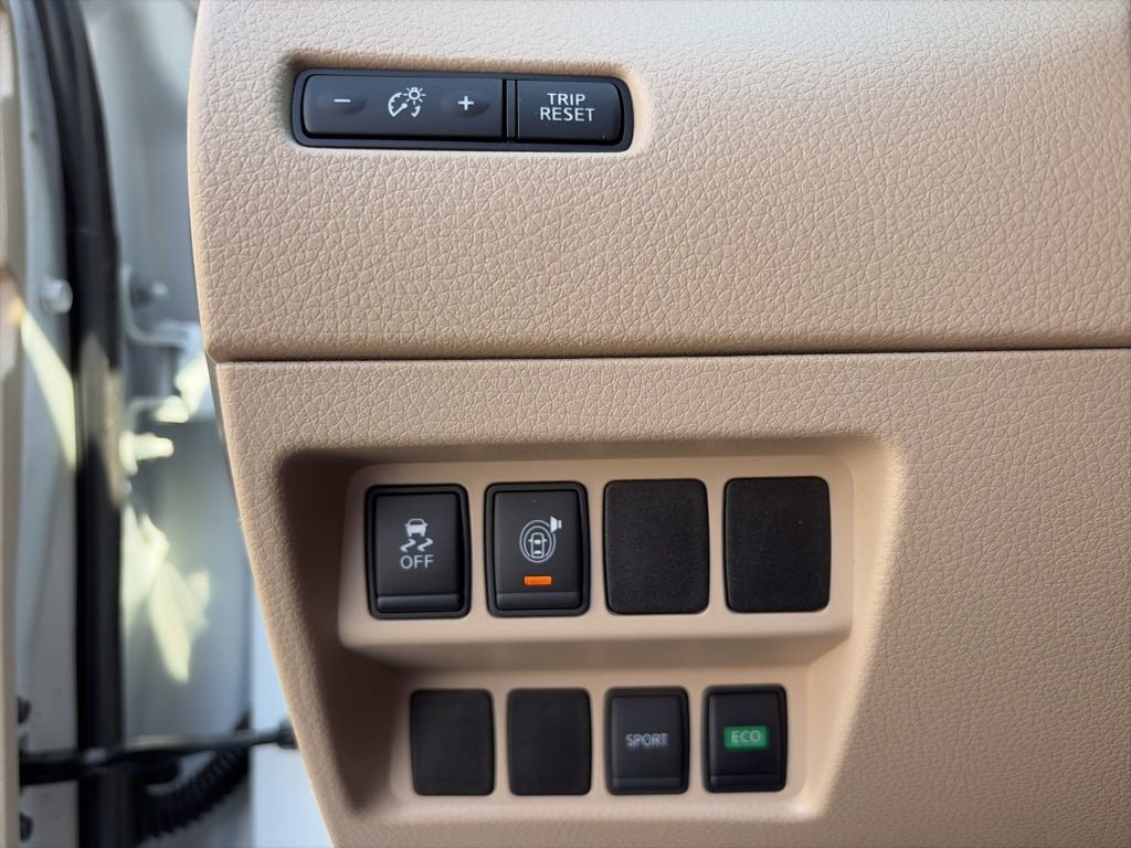 Used 2017 Nissan Rogue SV image 15