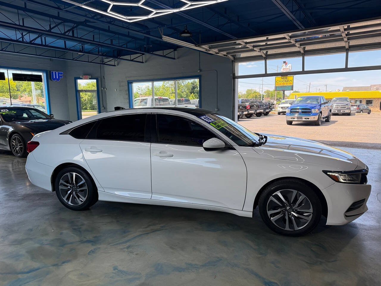 Used 2018 Honda Accord Hybrid image 10