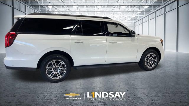 Used 2025 Ford Expedition Max Active AWD/4WD image 2