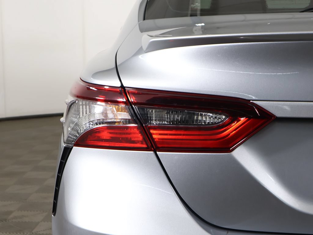 Used 2022 Toyota Camry SE FWD image 12