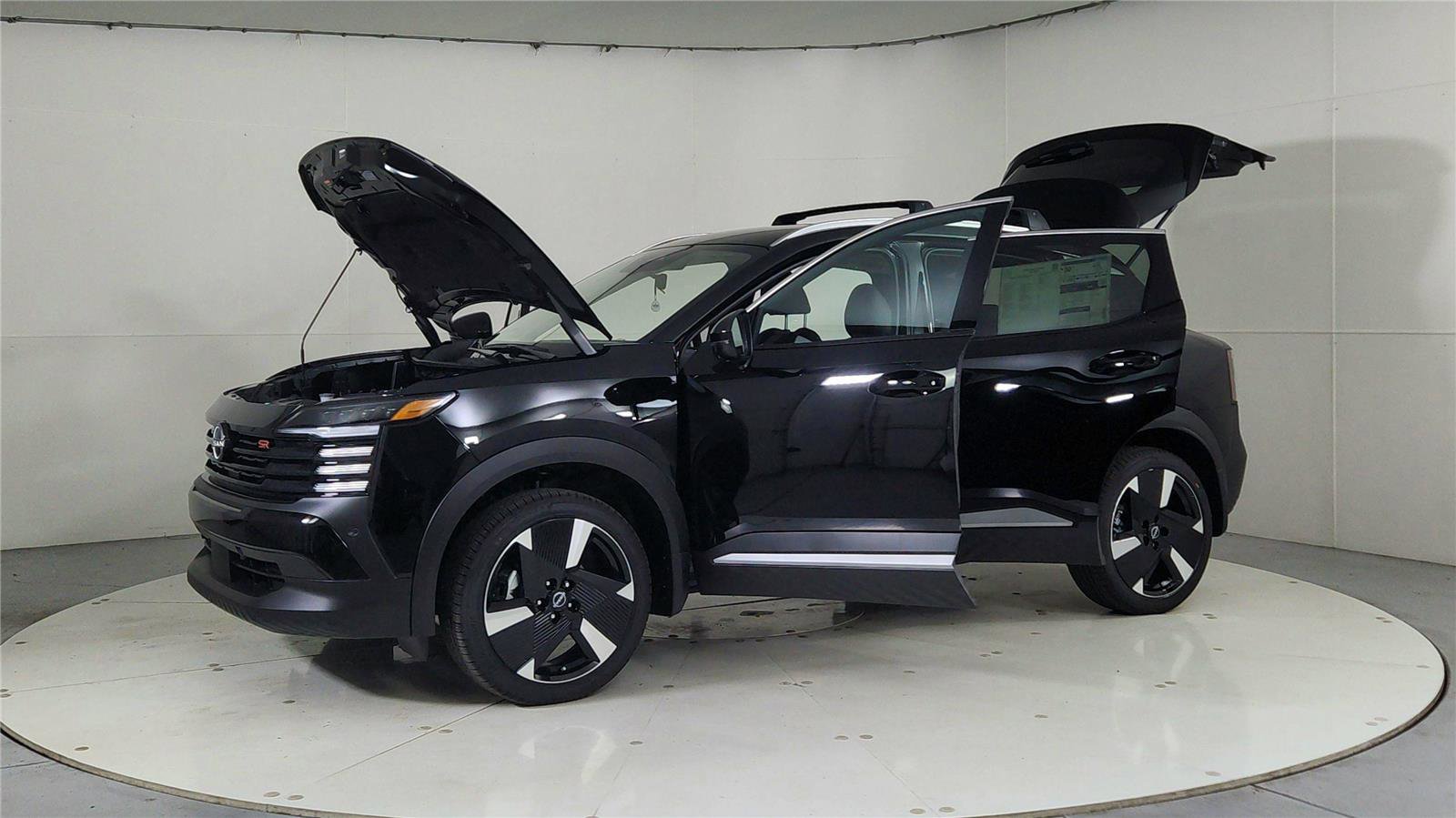 New 2026 Nissan Kicks SR w/ Cold Weather Package image 10