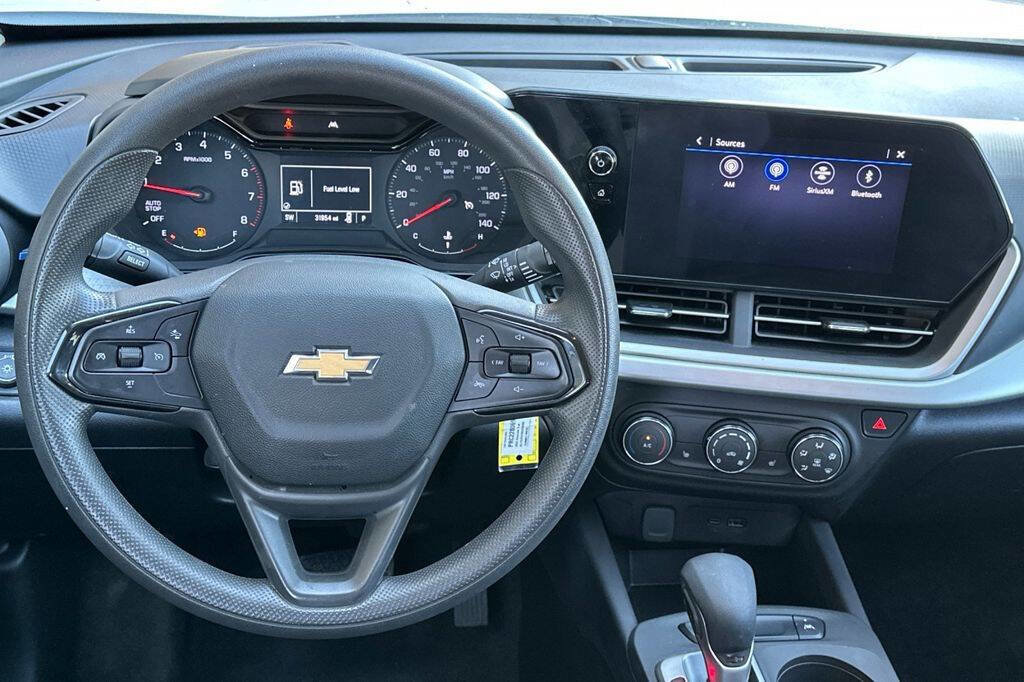 Used 2024 Chevrolet Trax LS w/ LS Convenience Package image 14