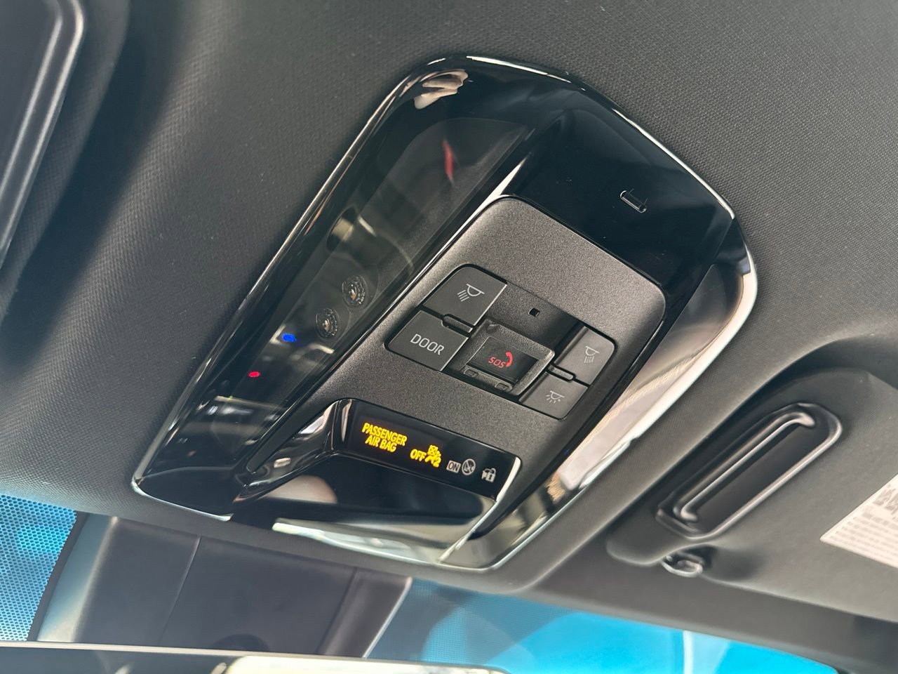 Used 2022 Toyota Venza XLE AWD/4WD image 33