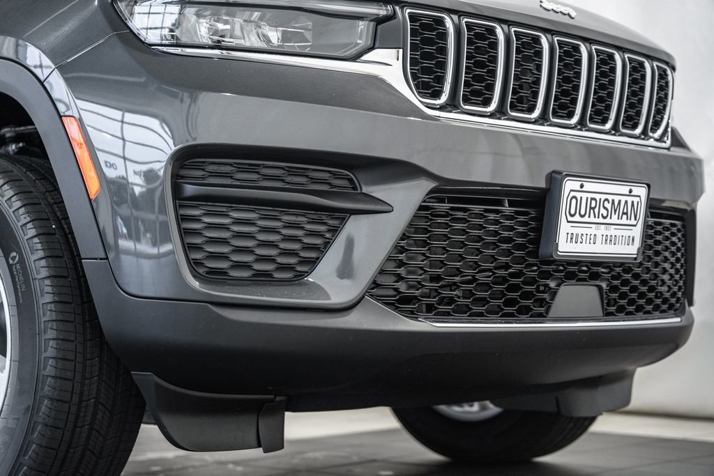 New 2025 Jeep Grand Cherokee Laredo X w/ Luxury Tech Group I image 13