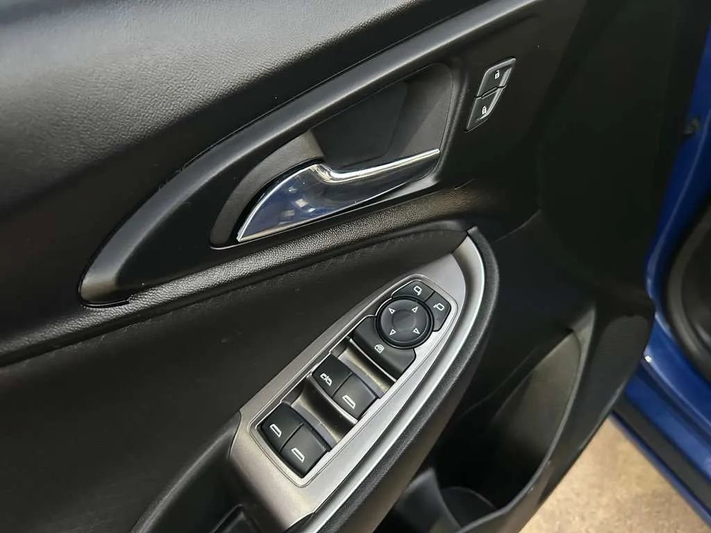 Used 2023 Chevrolet Malibu LT FWD image 10