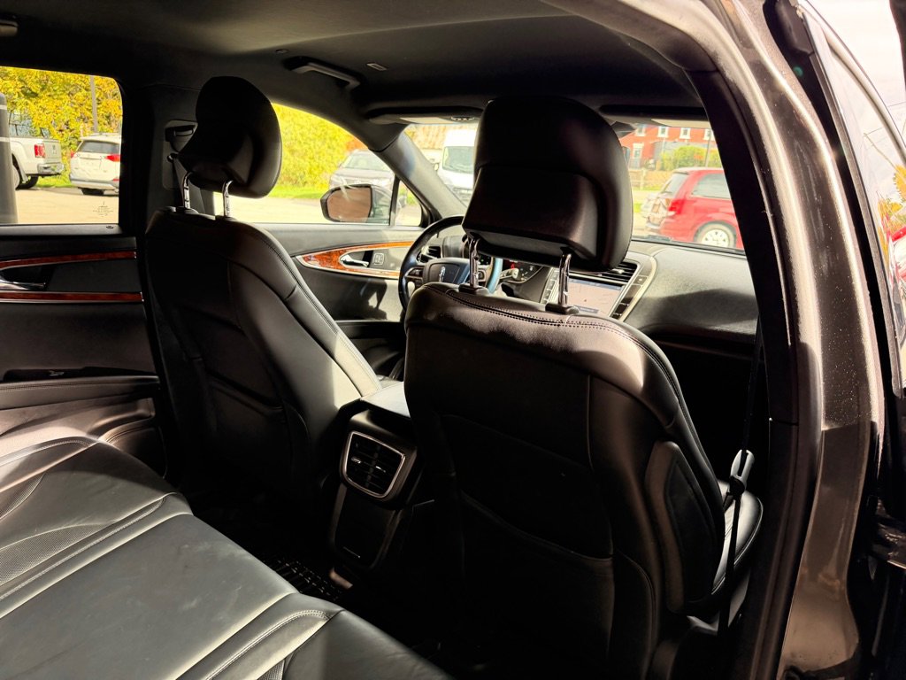 Used 2019 Lincoln Nautilus Select image 14