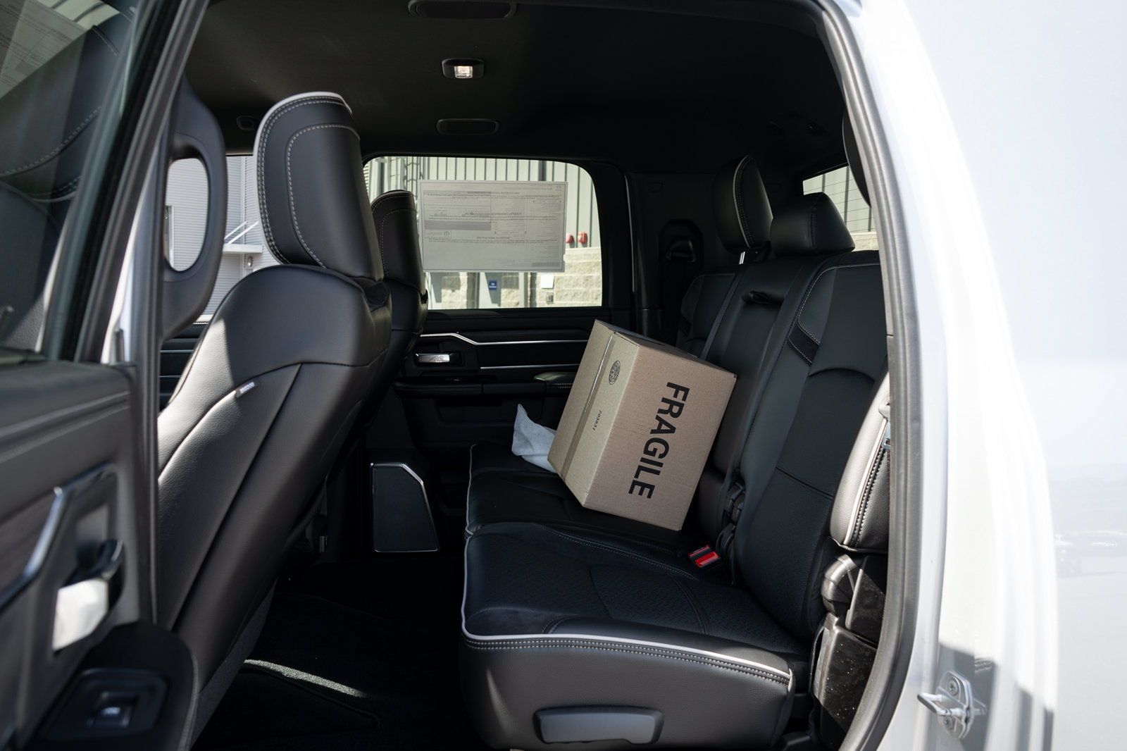 New 2026 RAM 2500 Laramie AWD/4WD image 18