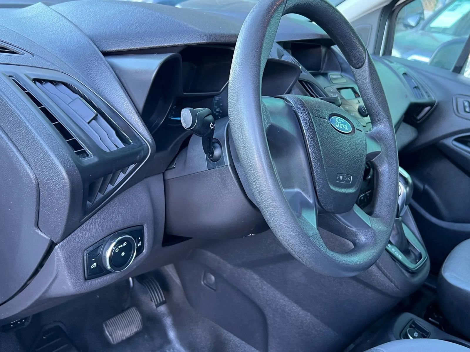 Used 2018 Ford Transit Connect XL image 11