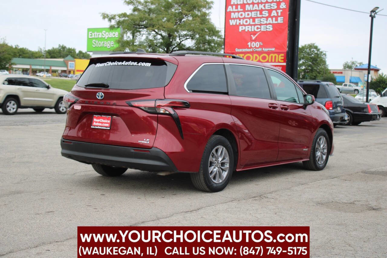 Used 2021 Toyota Sienna LE image 5