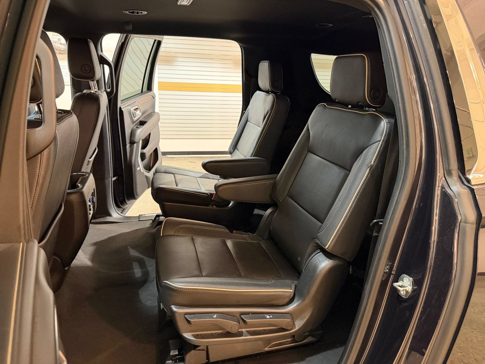 Used 2023 Chevrolet Suburban Premier AWD/4WD image 40