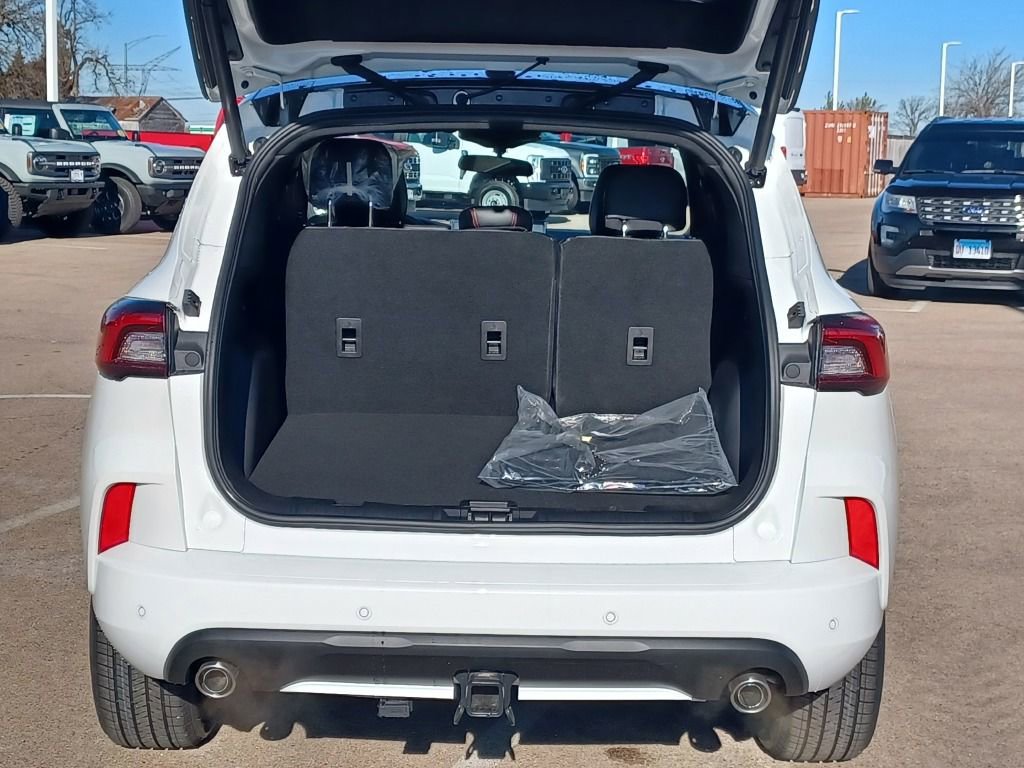Used 2024 Ford Escape ST-Line Select w/ Tech Pack #2 image 16