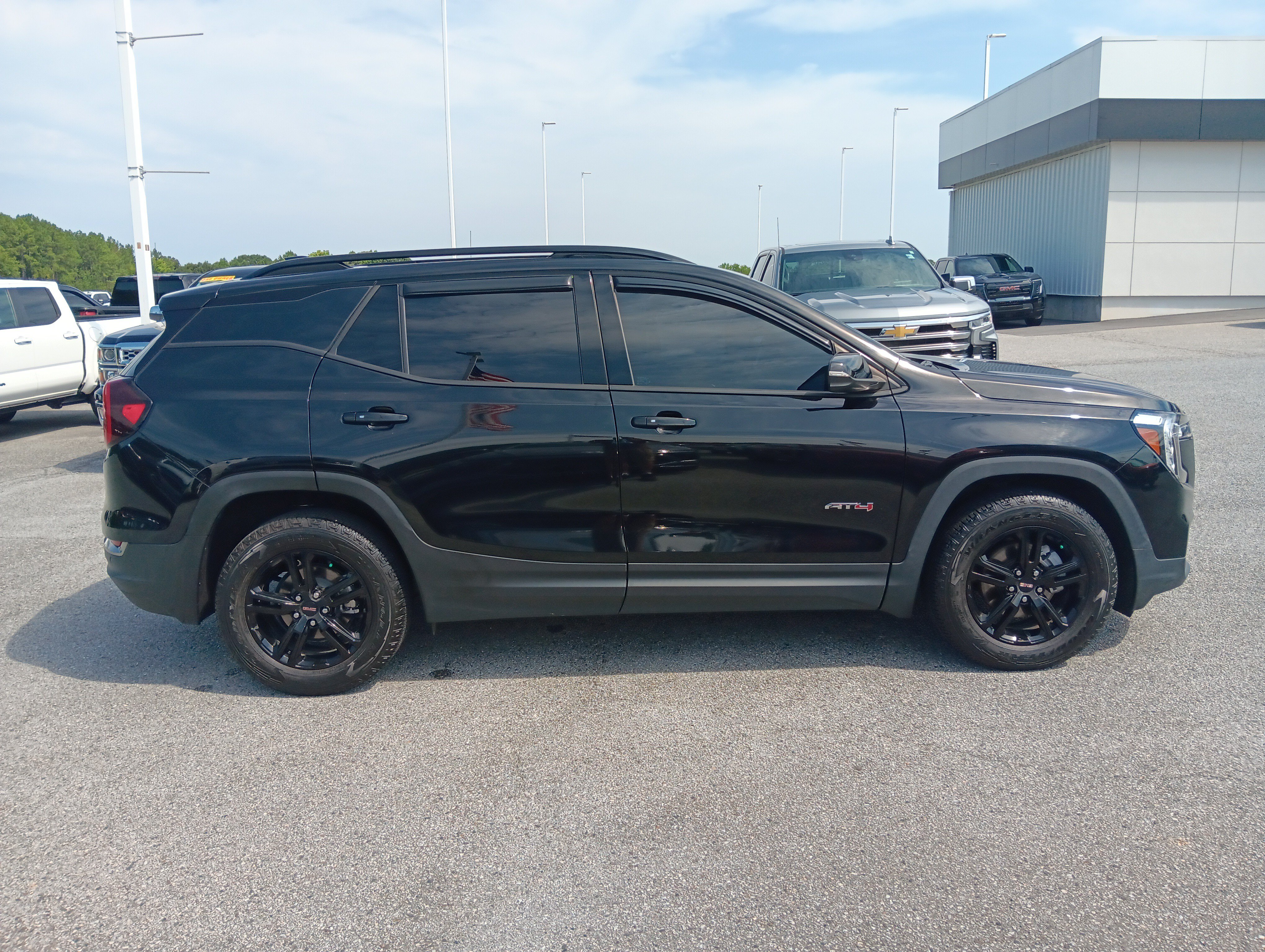 Used 2022 GMC Terrain AT4 w/ LPO, Floor Liner Package AWD/4WD image 7