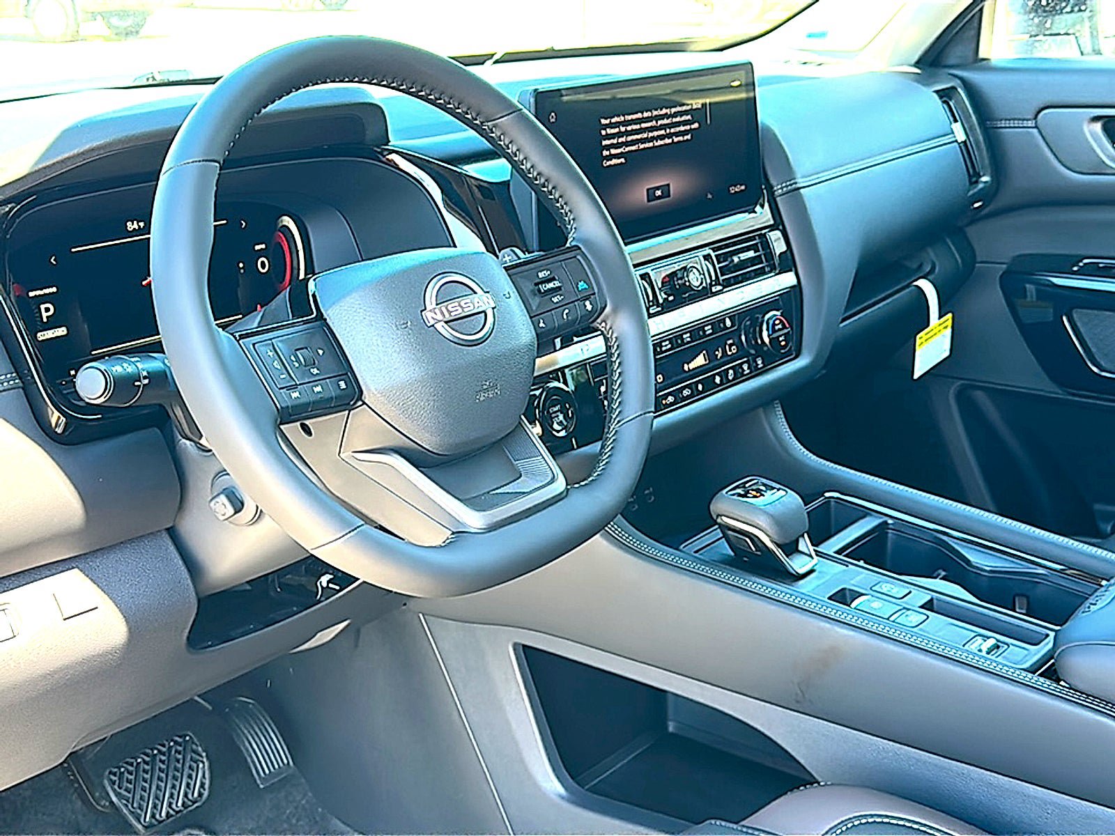New 2026 Nissan Pathfinder Platinum w/ Accent Package FWD image 9