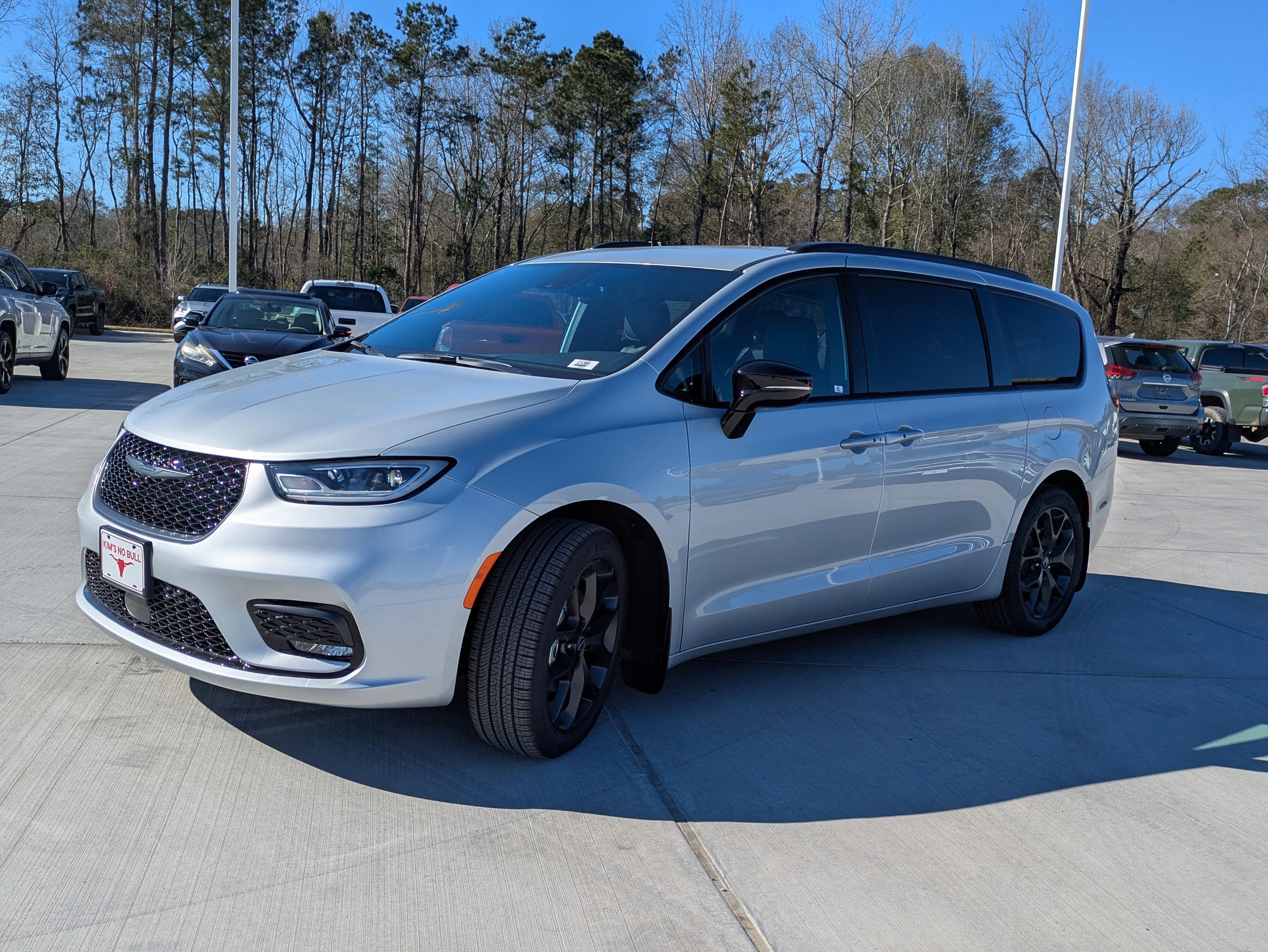 New 2026 Chrysler Pacifica Select image 3