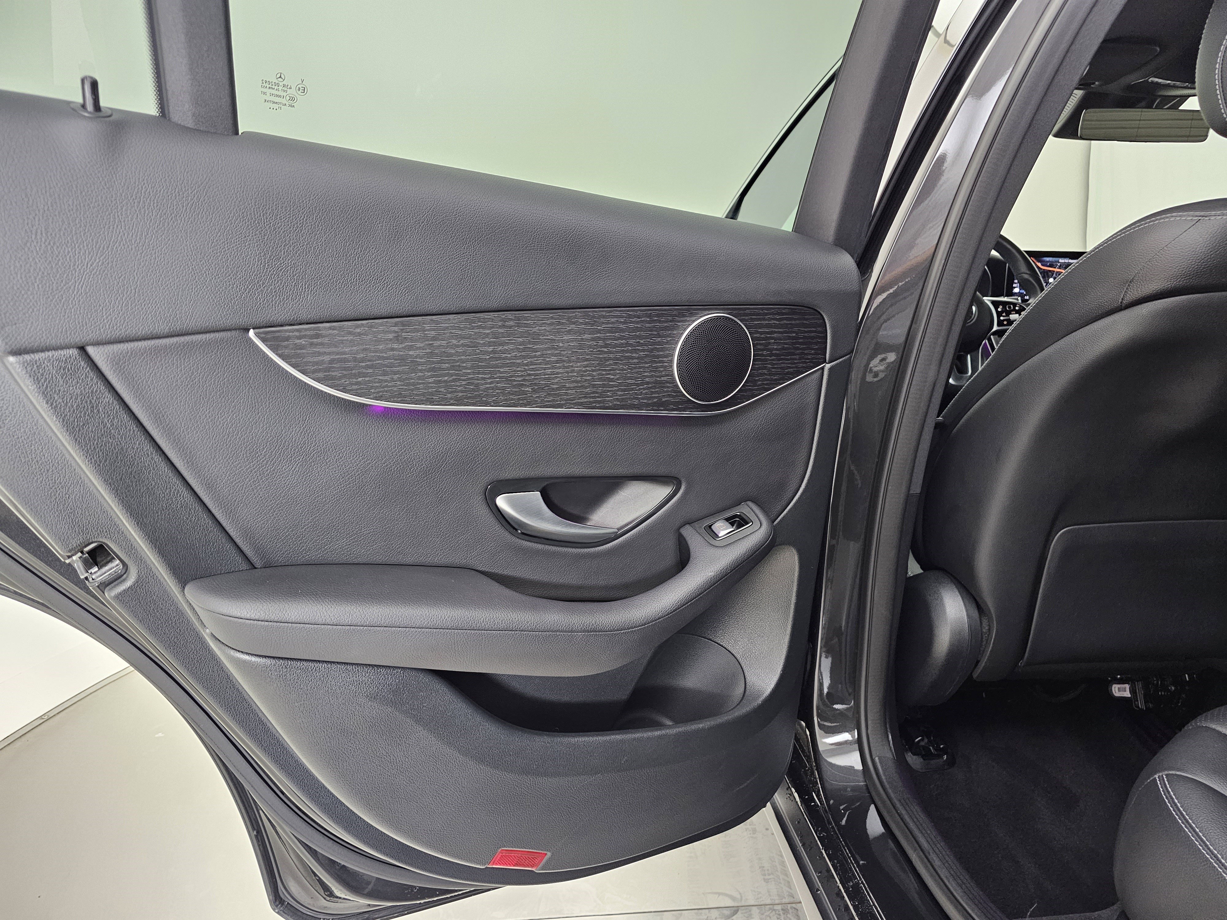 Certified 2022 Mercedes-Benz GLC 300 4MATIC w/ Multimedia Package Lite image 25