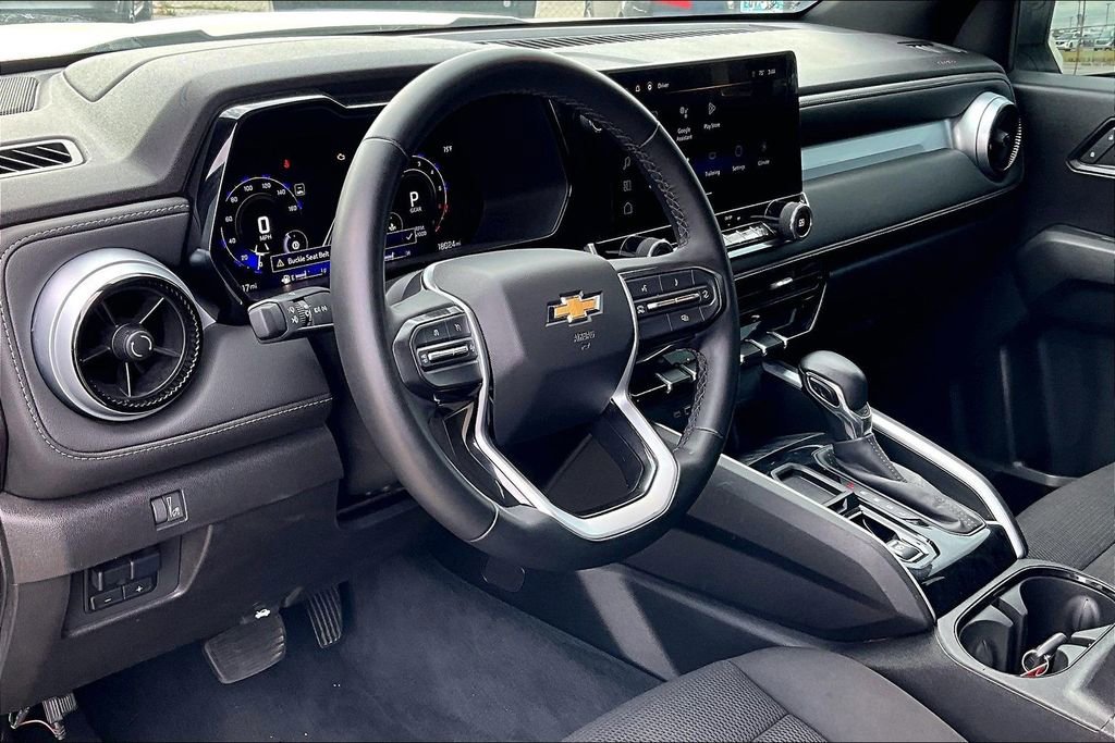 Used 2024 Chevrolet Colorado LT w/ LT Convenience Package image 16