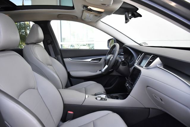 Used 2025 INFINITI QX50 Luxe image 26