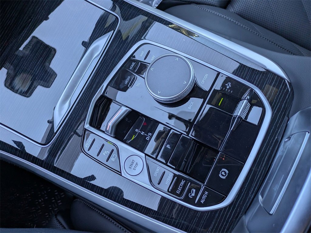 New 2026 BMW X5 xDrive50e w/ M Sport Package image 28