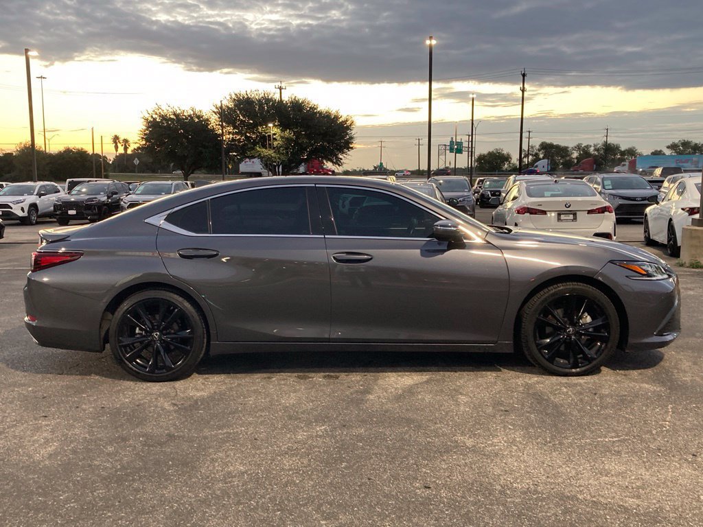 Used 2024 Lexus ES 350 F Sport w/ Accessory Package (Z2) FWD image 4