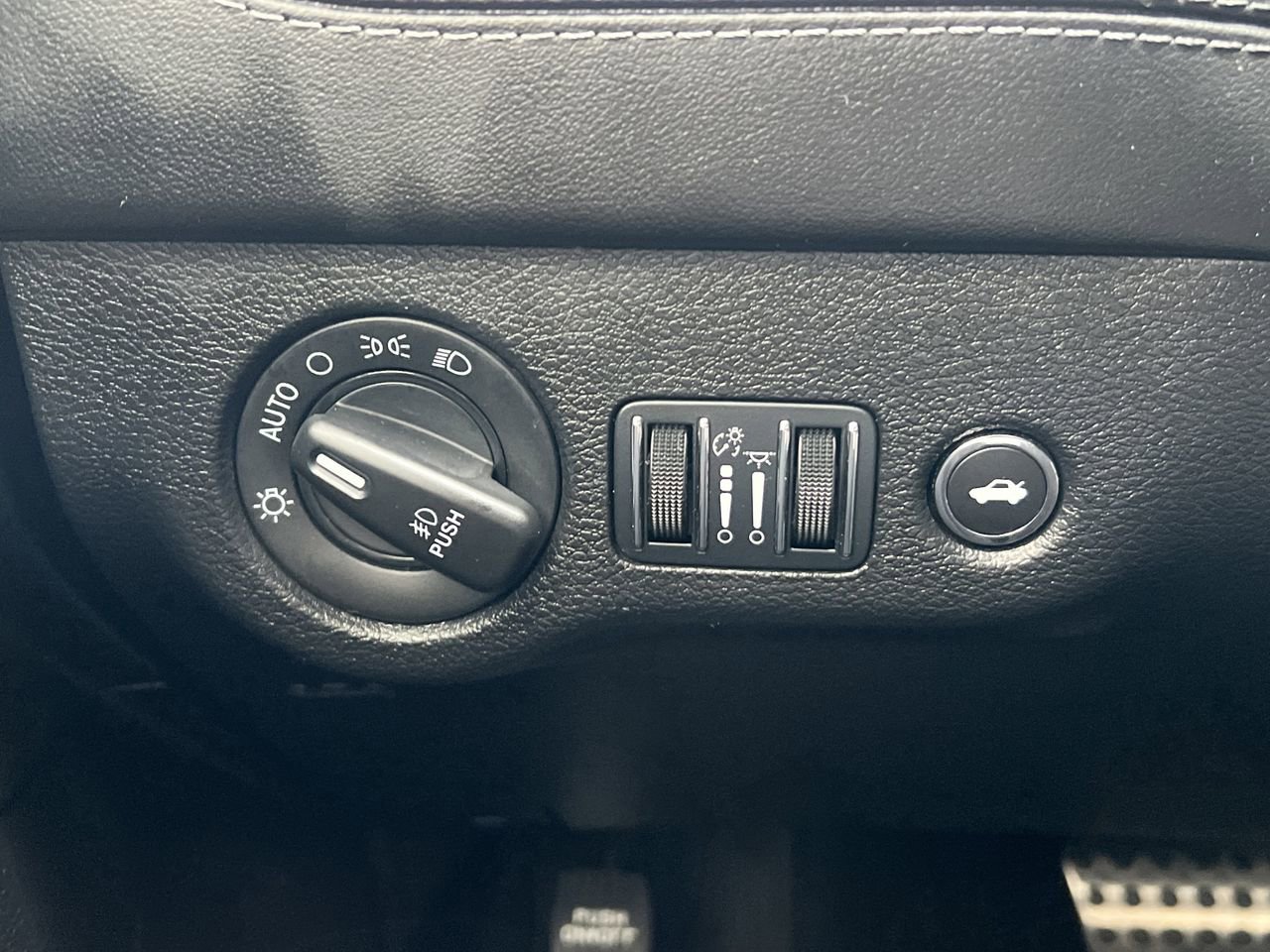 Used 2023 Dodge Charger Scat Pack w/ Daytona Edition Group image 17