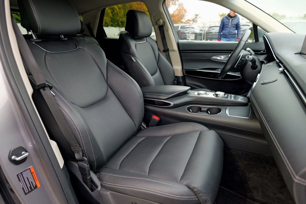 Used 2025 Genesis GV70 2.5T image 40