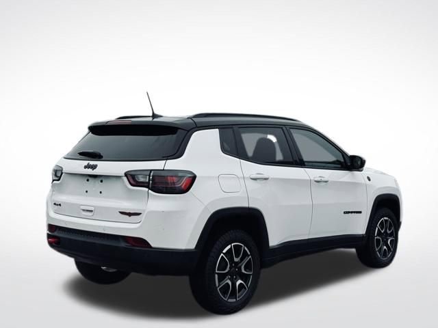 Used 2025 Jeep Compass Trailhawk w/ Trailhawk Elite Group image 7