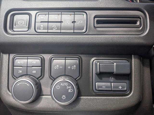 Used 2021 Chevrolet Tahoe Z71 w/ Z71 Signature Package image 16