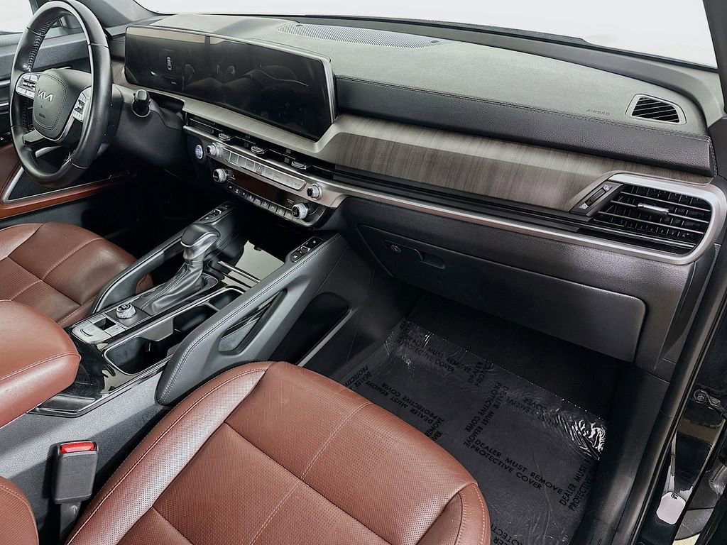 Certified 2023 Kia Telluride EX w/ EX Captain's Chair Package FWD image 36