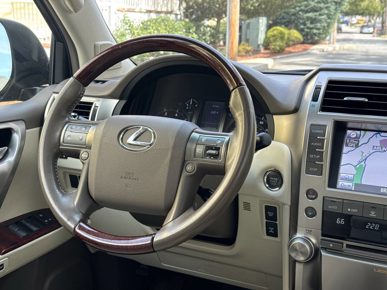 Used 2013 Lexus GX 460 w/ Comfort Plus Pkg image 29
