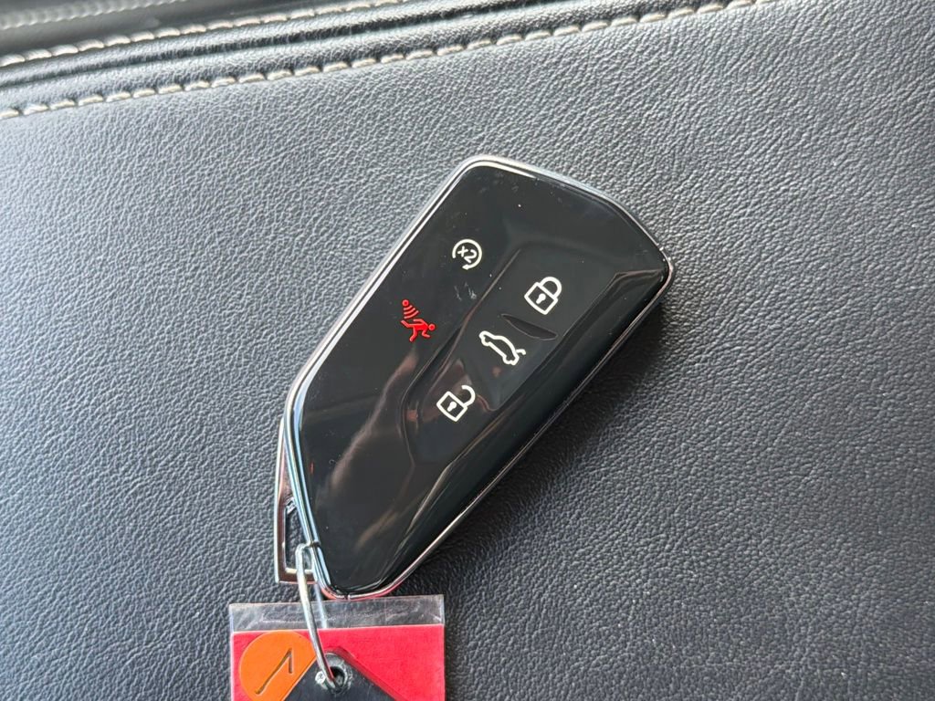 Used 2025 Volkswagen Atlas SE w/ Panoramic Sunroof Package image 30