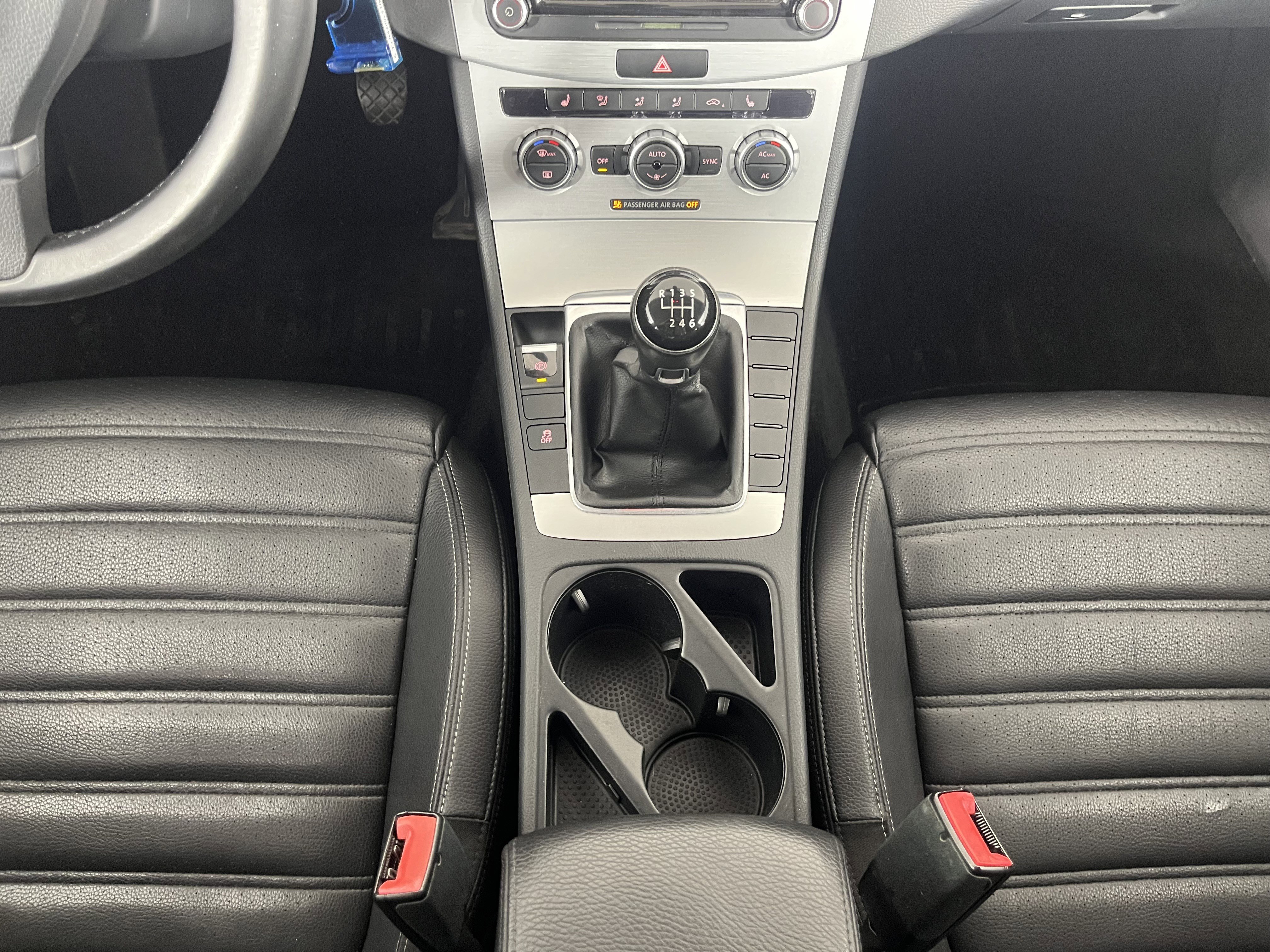 Used 2013 Volkswagen CC Sport image 16