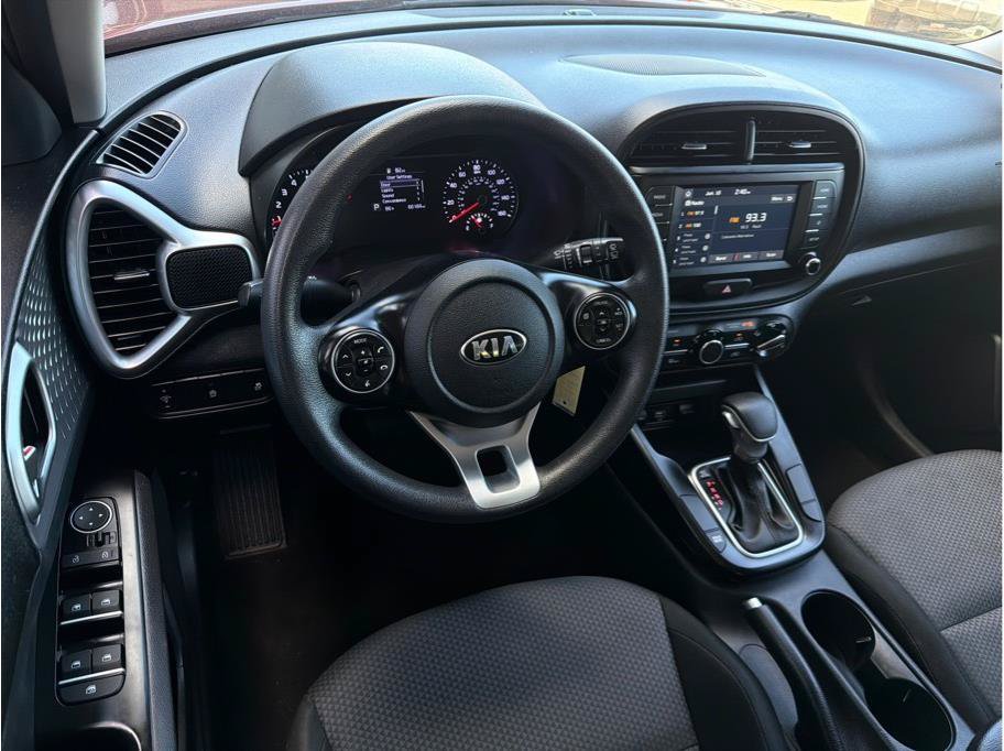 Used 2020 Kia Soul LX FWD image 2