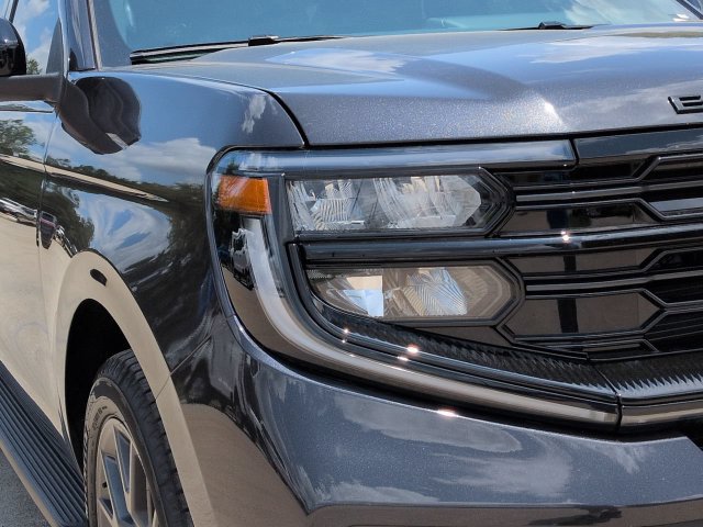 New 2026 Ford Expedition Platinum w/ Stealth Appearance Package AWD/4WD image 9