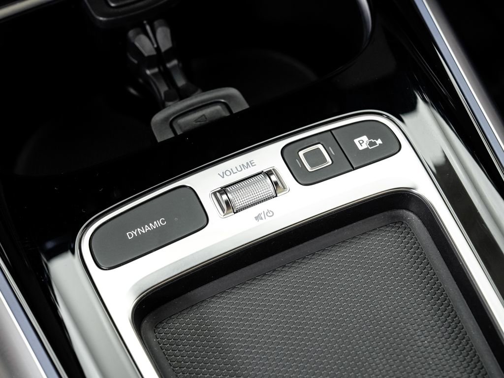 Used 2025 Mercedes-Benz GLA 250 4MATIC image 16