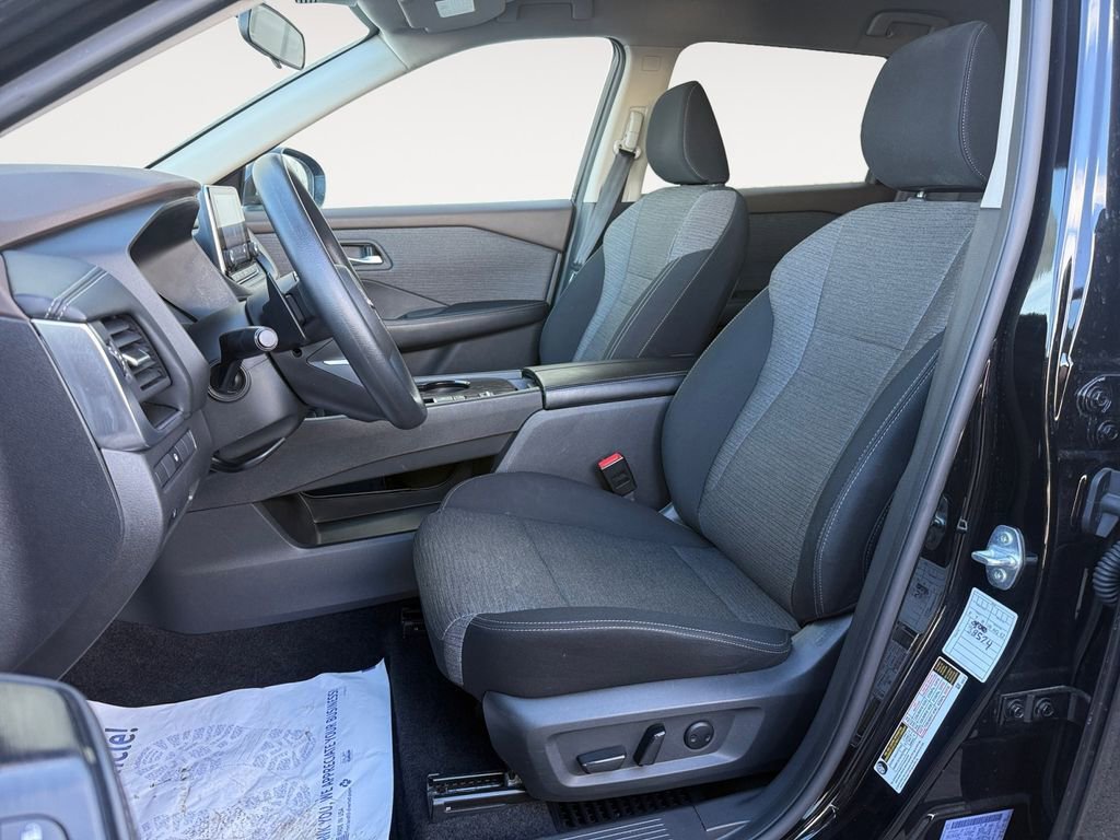 Used 2023 Nissan Rogue SV image 9