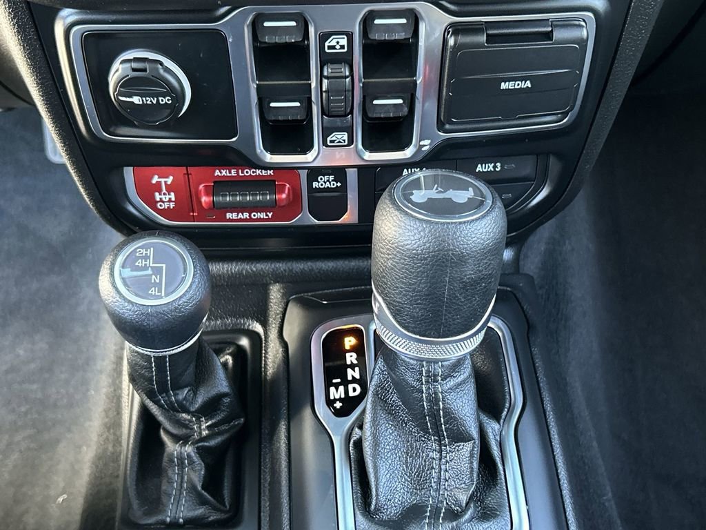 Used 2025 Jeep Wrangler Willys image 14