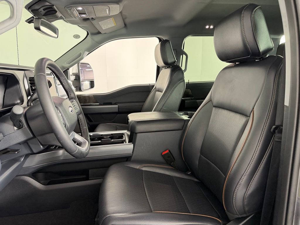 Used 2025 Ford F250 Lariat w/ Chrome Package image 23