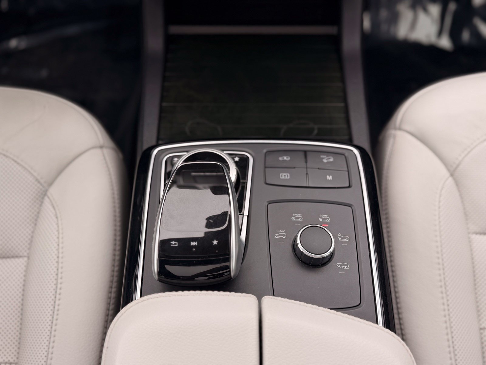 Used 2019 Mercedes-Benz GLS 450 4MATIC image 29
