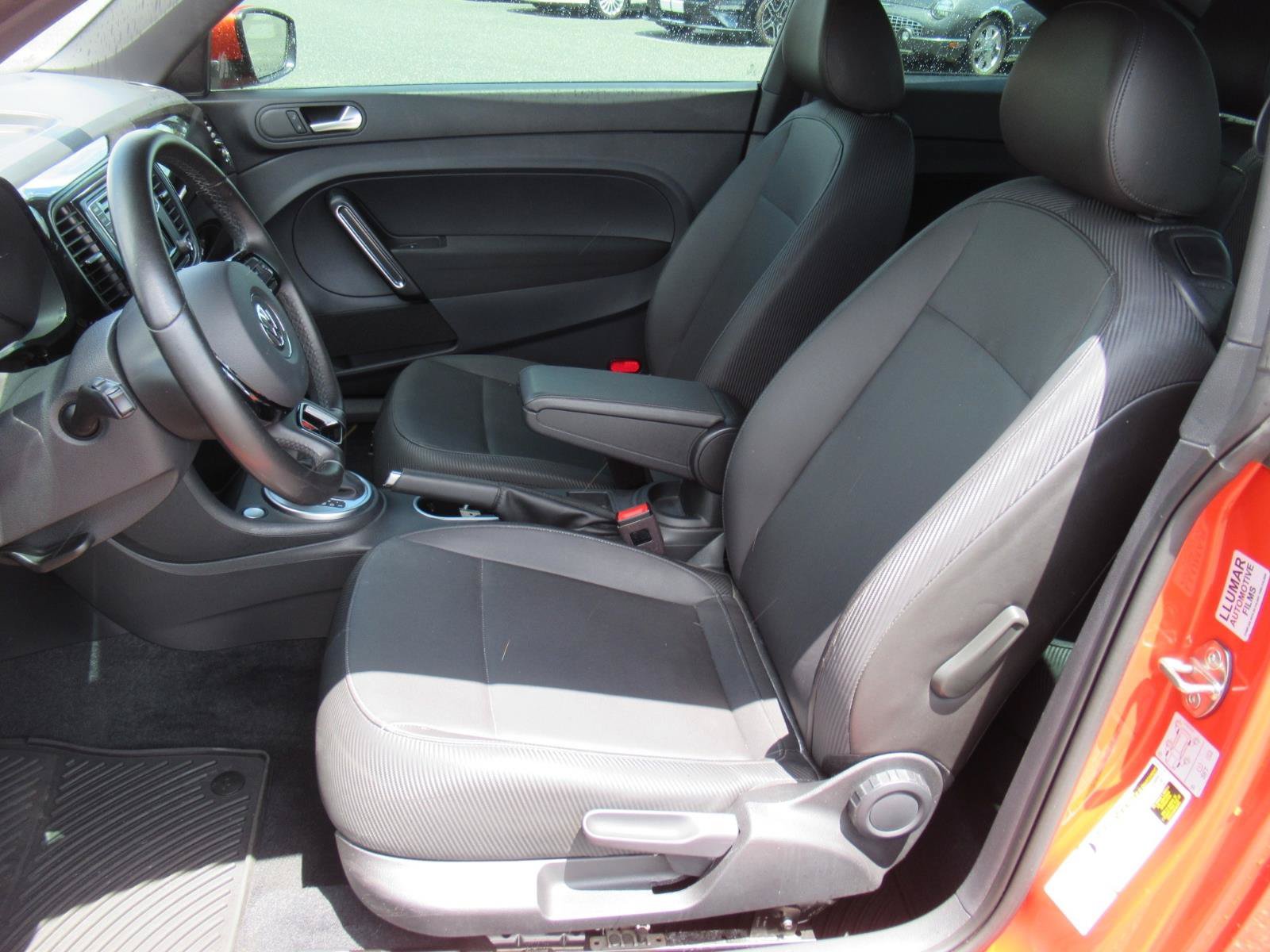 Used 2018 Volkswagen Beetle 2.0T S w/ Style & Comfort Package For S FWD image 17