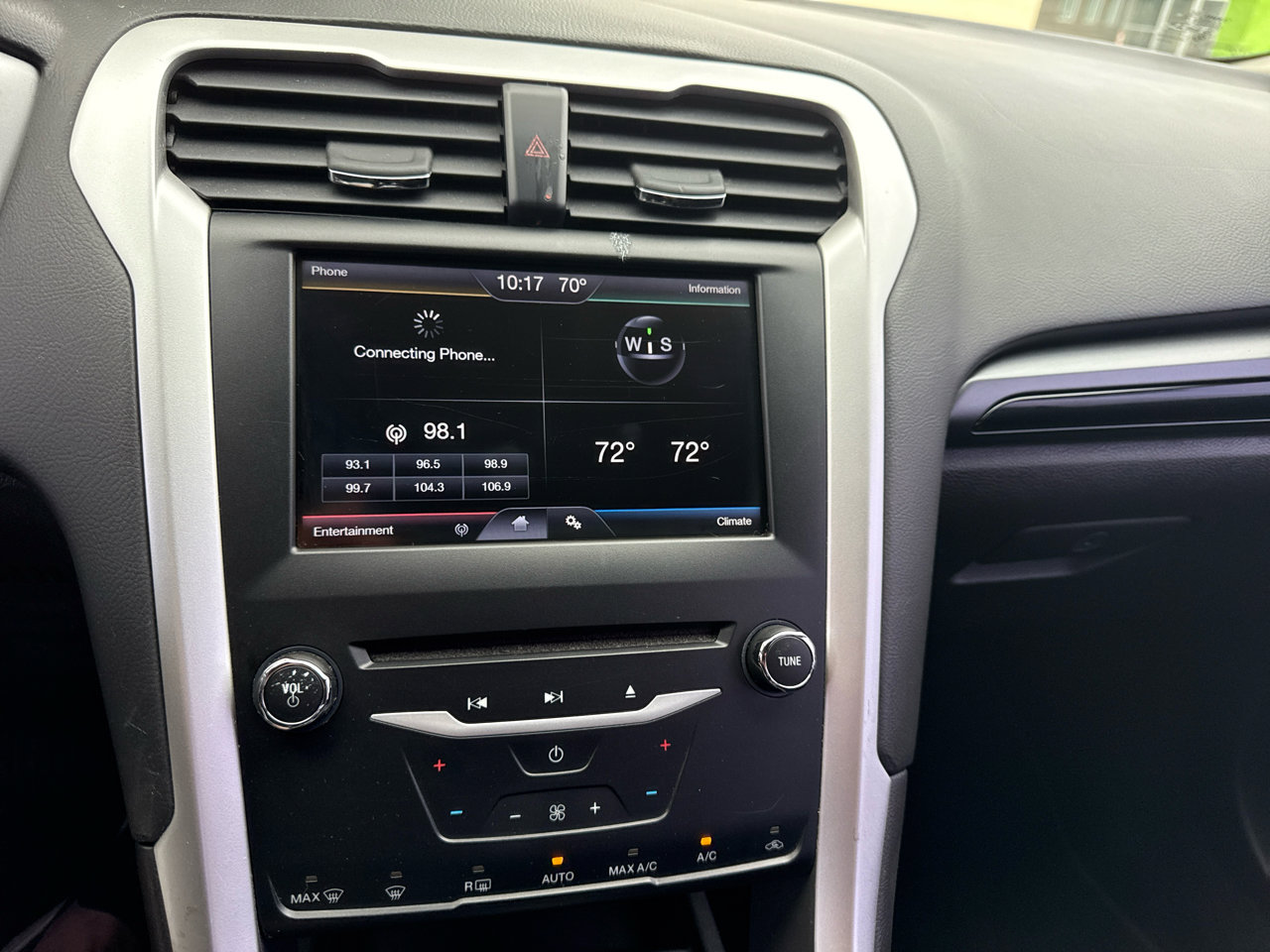 Used 2014 Ford Fusion SE image 16