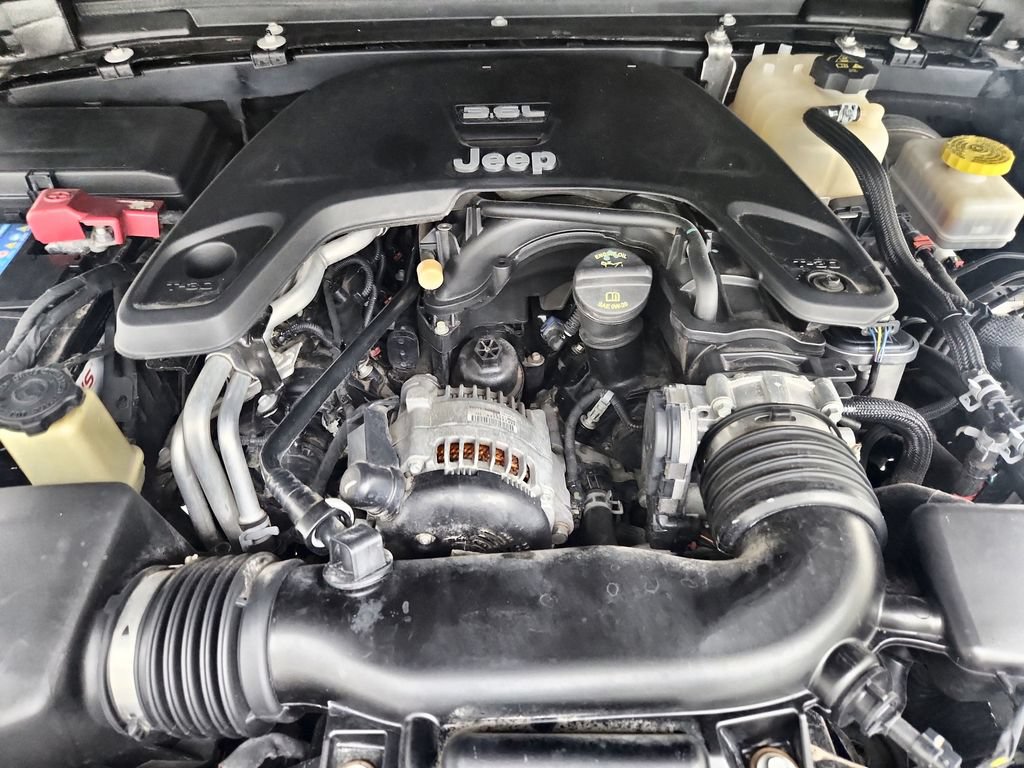 Used 2018 Jeep Wrangler Unlimited Rubicon AWD/4WD image 38