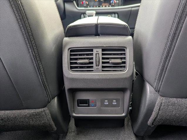 Used 2024 Nissan Rogue SL w/ SL Premium Package image 20