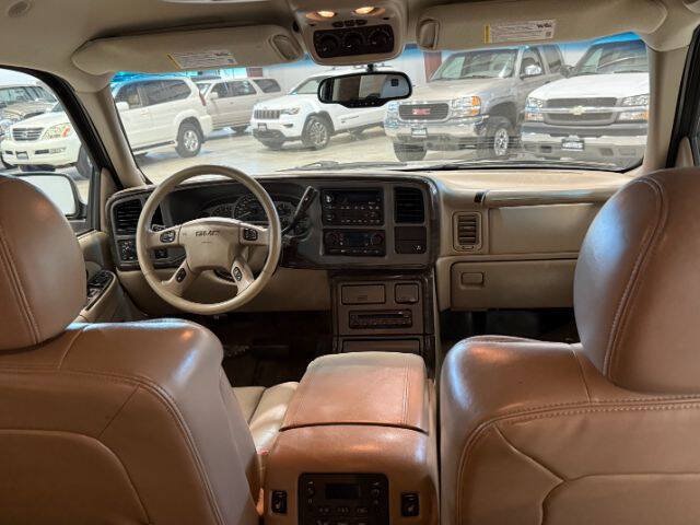 Used 2003 GMC Yukon XL Denali AWD/4WD image 16