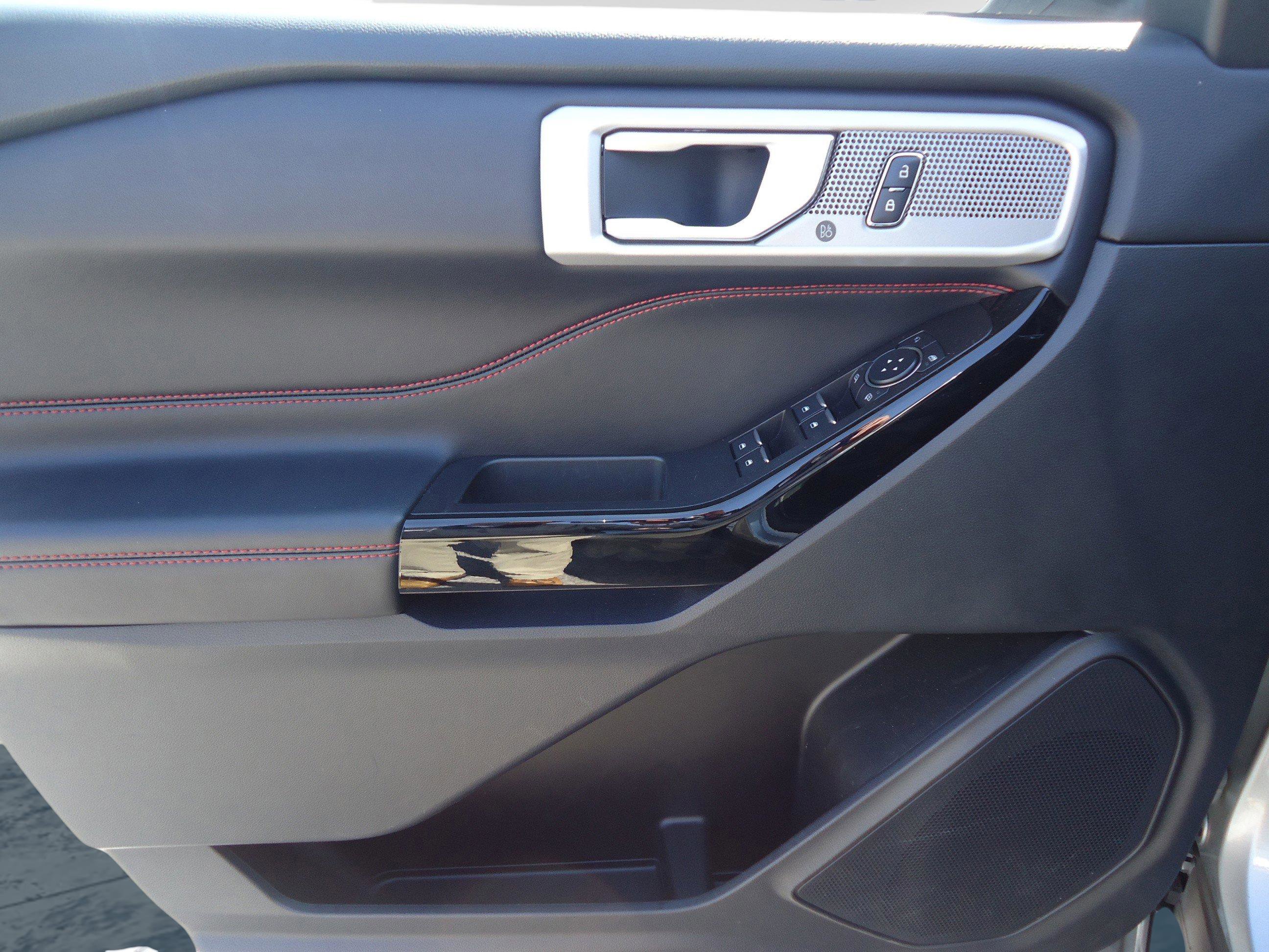 Used 2022 Ford Explorer ST-Line w/ Class IV Trailer Tow Package image 25