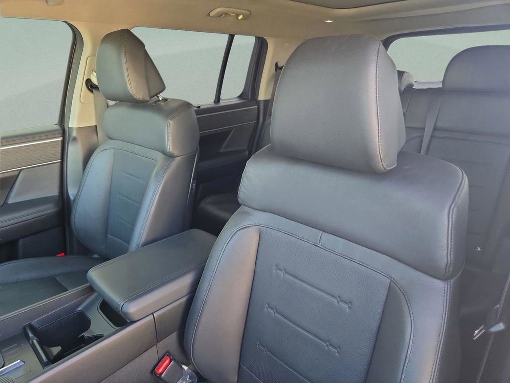 Used 2025 Hyundai Santa Fe Limited image 14