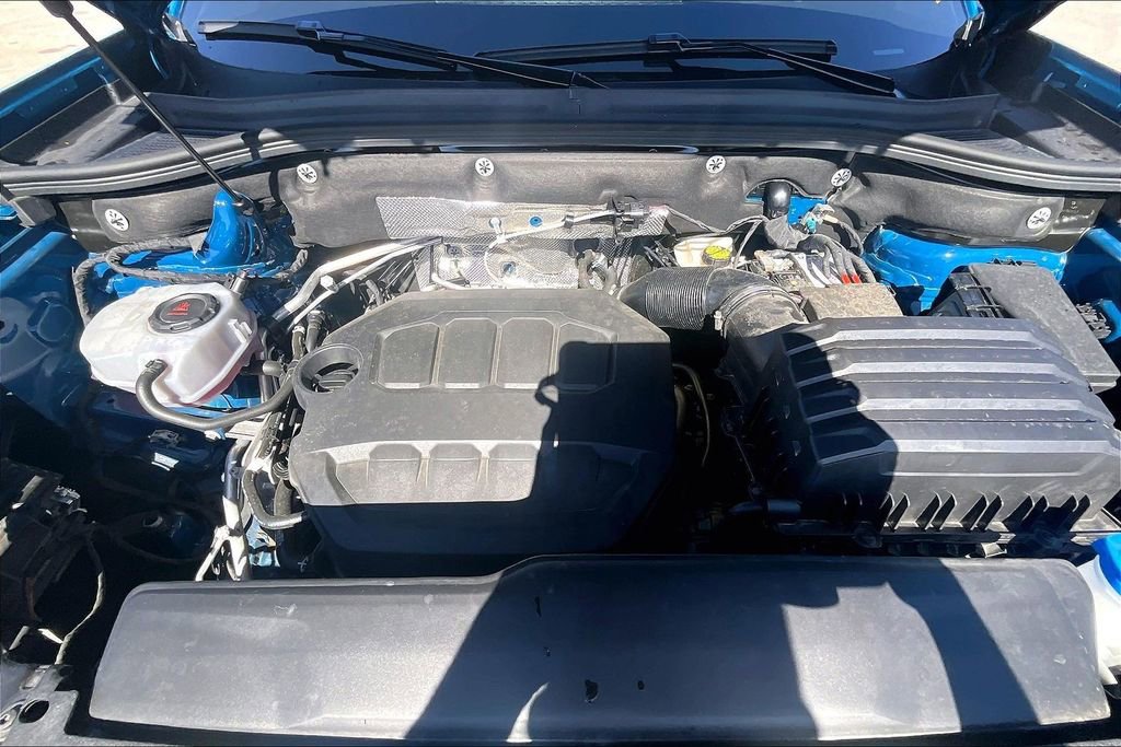 Used 2025 Volkswagen Atlas Cross Sport SEL R-Line image 9