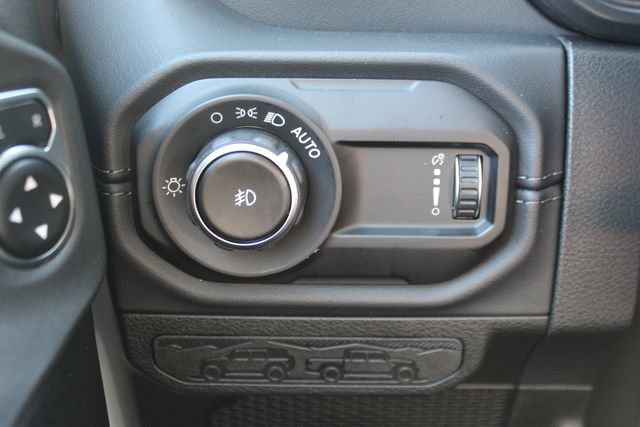 New 2026 Jeep Wrangler Unlimited Sahara AWD/4WD image 16