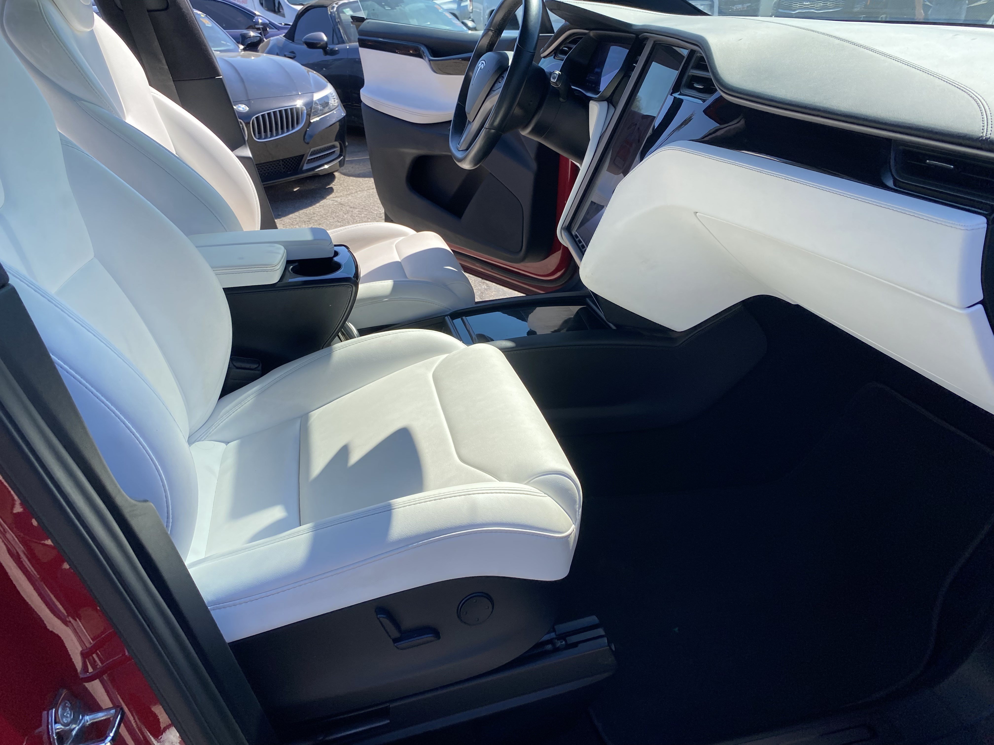 Used 2018 Tesla Model X 75D AWD/4WD image 25