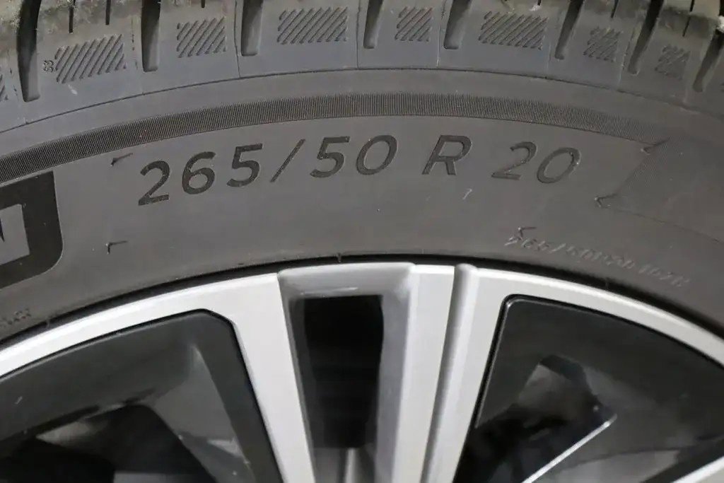 Used 2024 Cadillac Lyriq Luxury RWD image 47