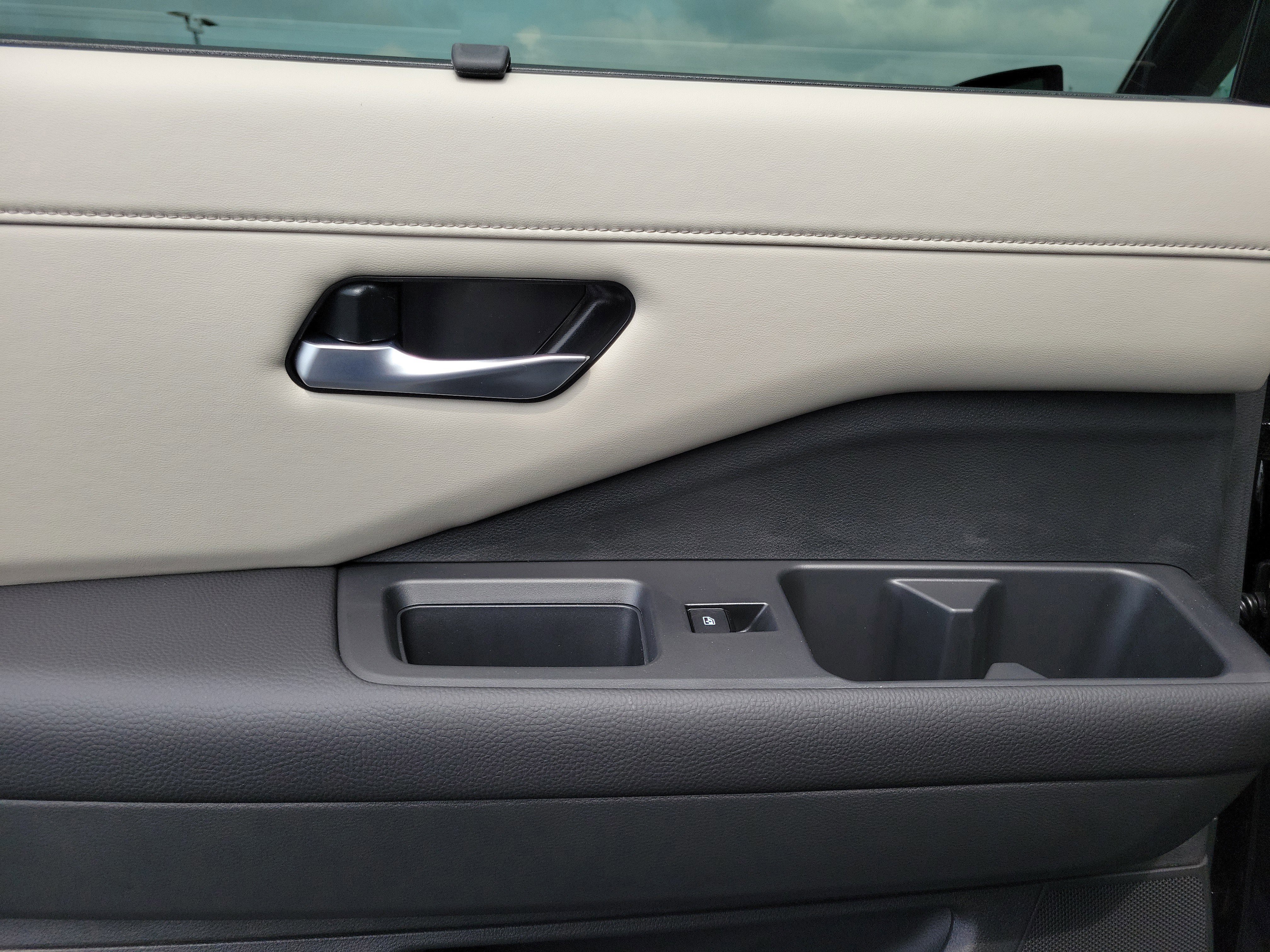 Used 2025 Nissan Pathfinder SL w/ SL Premium Package image 12